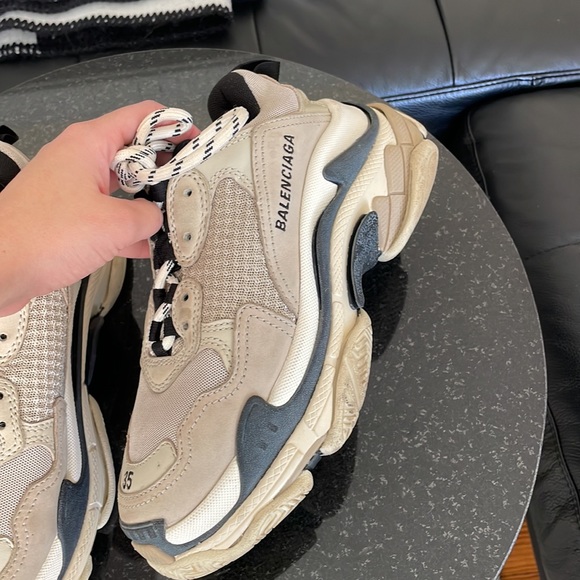 Original Balenciaga triple S sneakers - Picture 5 of 7